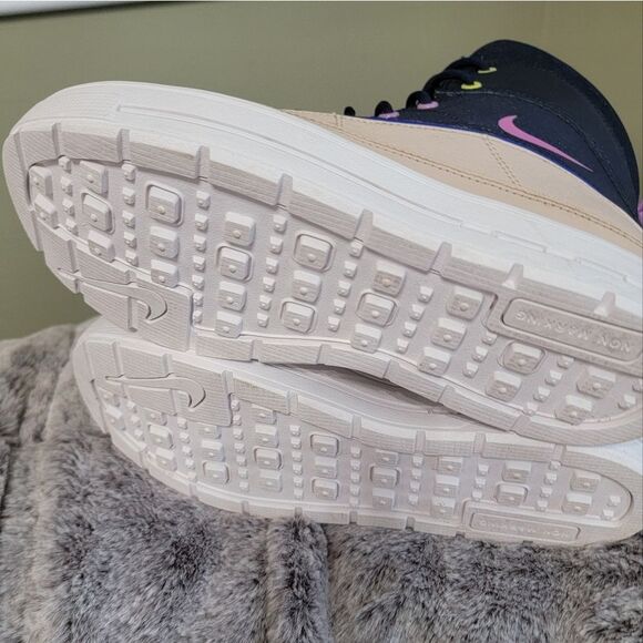 Nike ACG Woodside 2 High Boots • Sold Out Colorway • Size 5.5 Youth / 7 Women - Picture 10 of 15